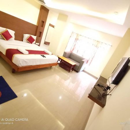 Meridian Castle Hotell Pondicherry Exteriör bild