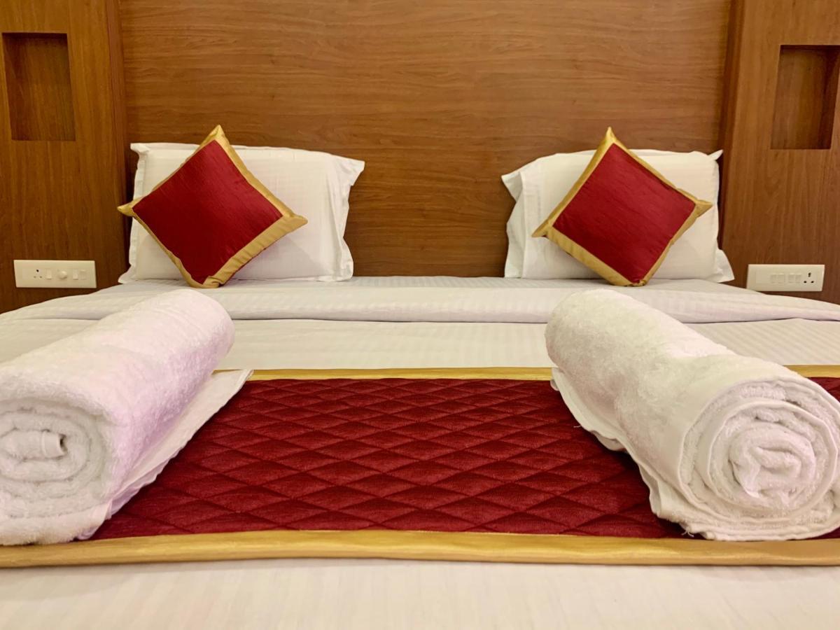Meridian Castle Hotell Pondicherry Exteriör bild