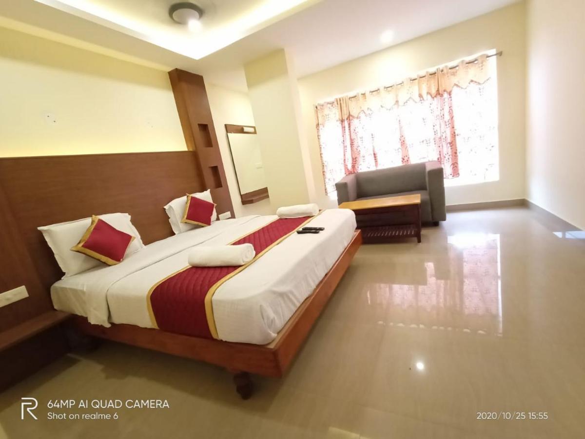 Meridian Castle Hotell Pondicherry Exteriör bild