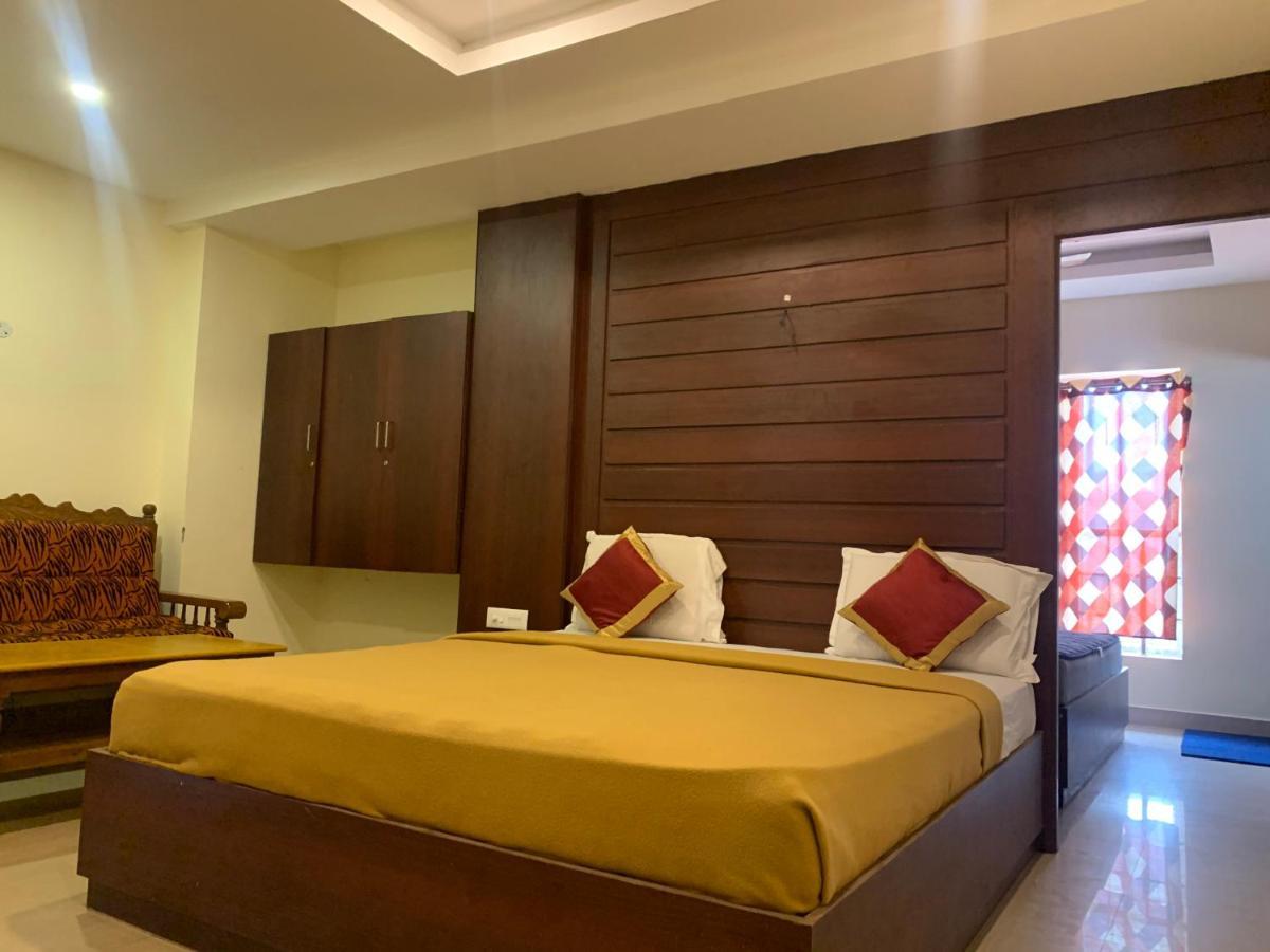Meridian Castle Hotell Pondicherry Exteriör bild